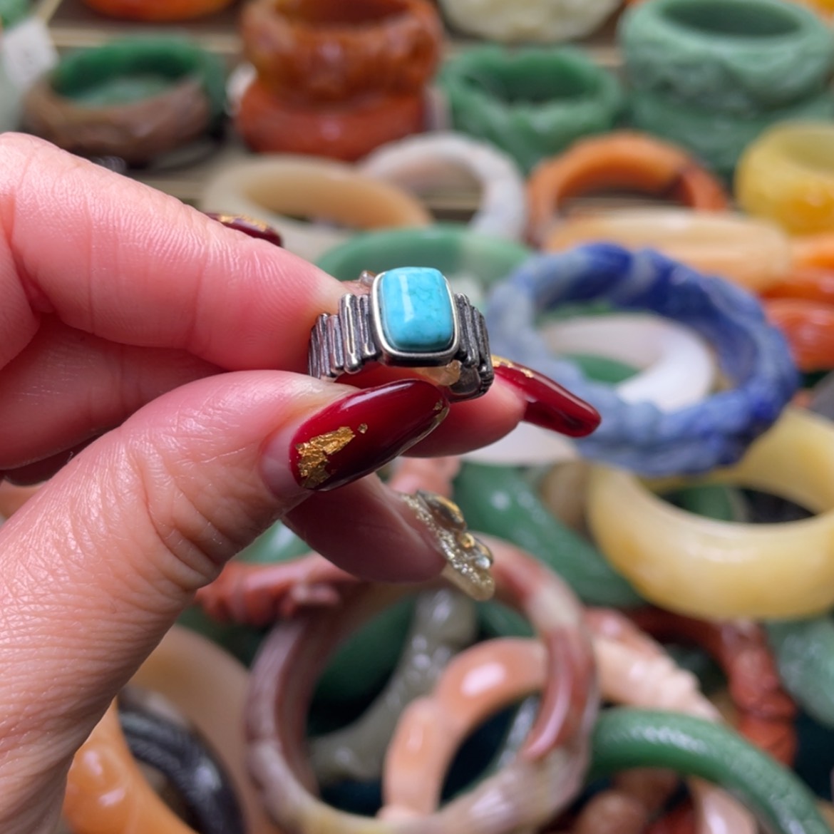 【闪购商品】石英质玉手镯未镶嵌