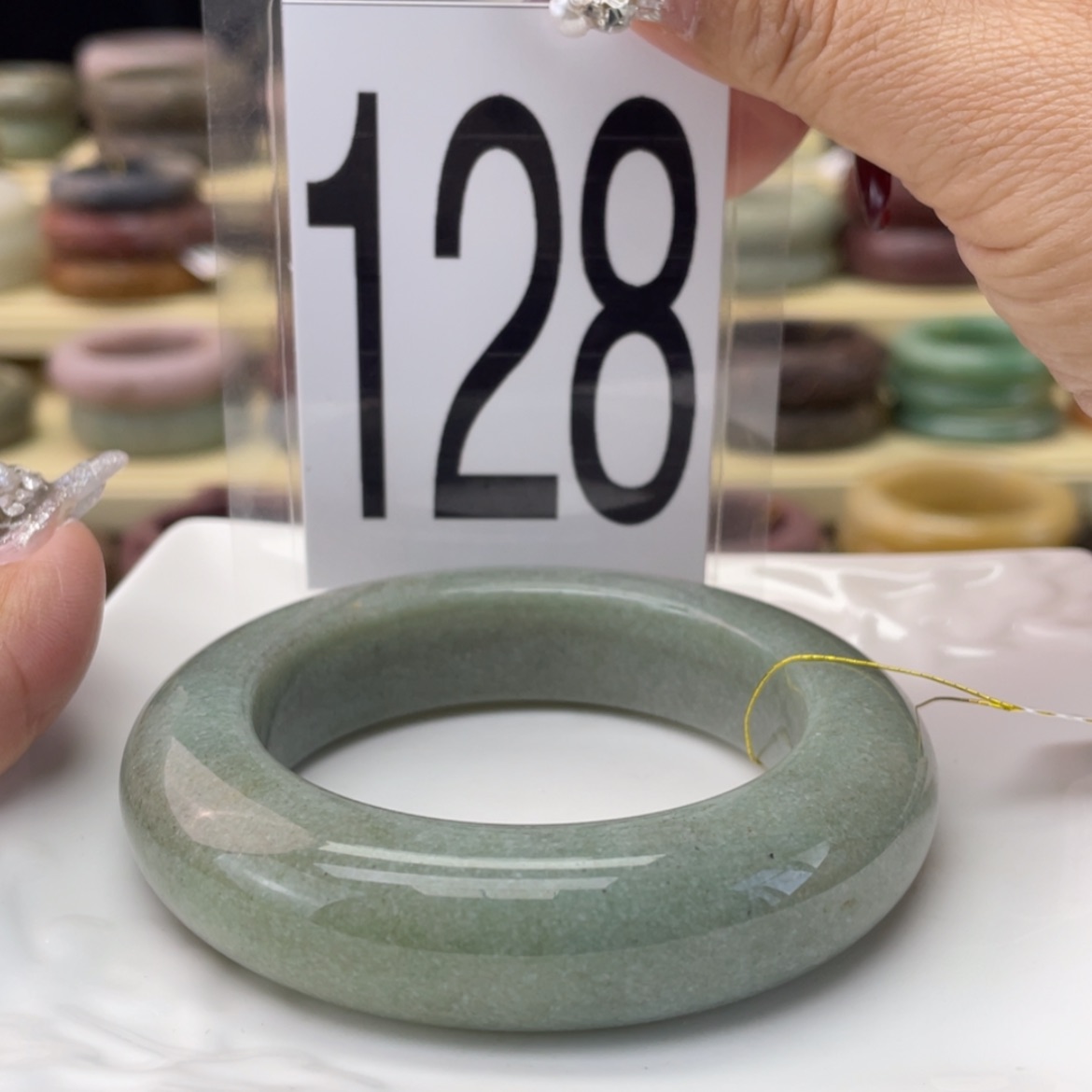 【闪购商品】石英质玉手镯未镶嵌