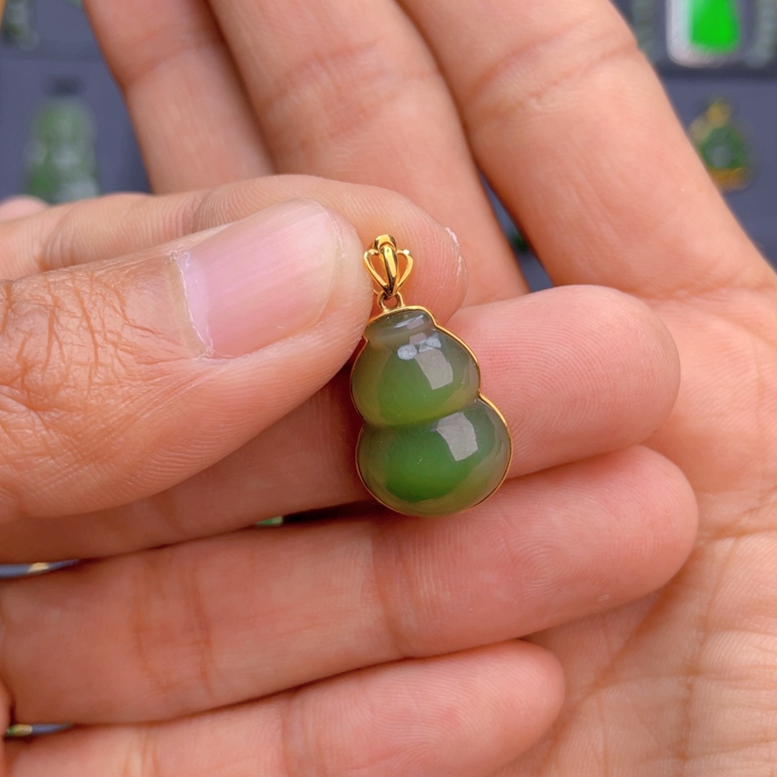 和田玉（碧玉）吊坠(不含链)18K金镶嵌葫芦吊坠