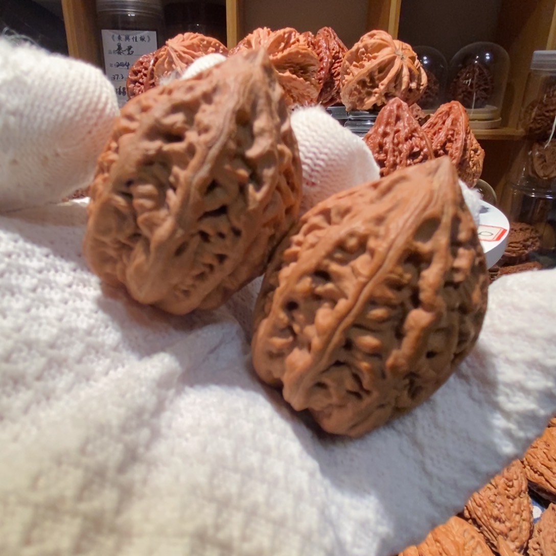 文玩核桃吊坠珊瑚佛塔