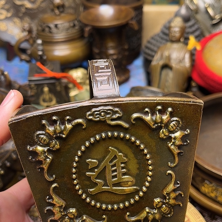 精美铜器批发档口