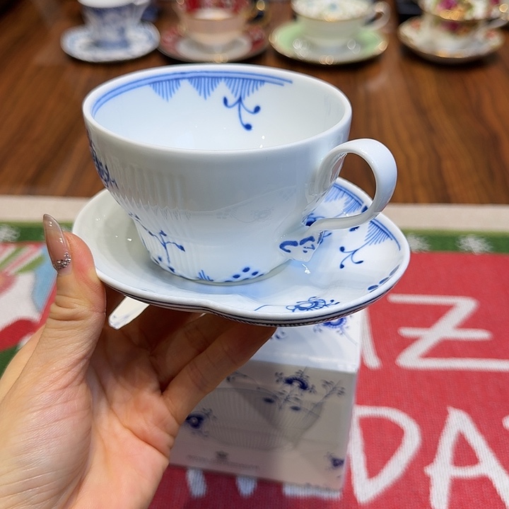 瓷片杯子杯子杯子水杯杯子水杯
