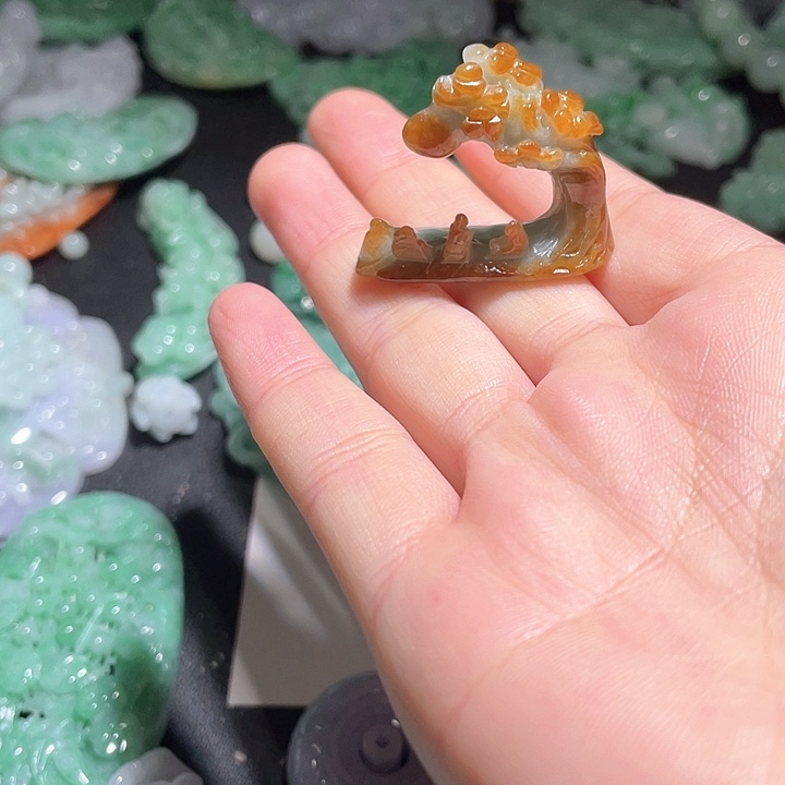 颈饰未镶嵌翡翠天