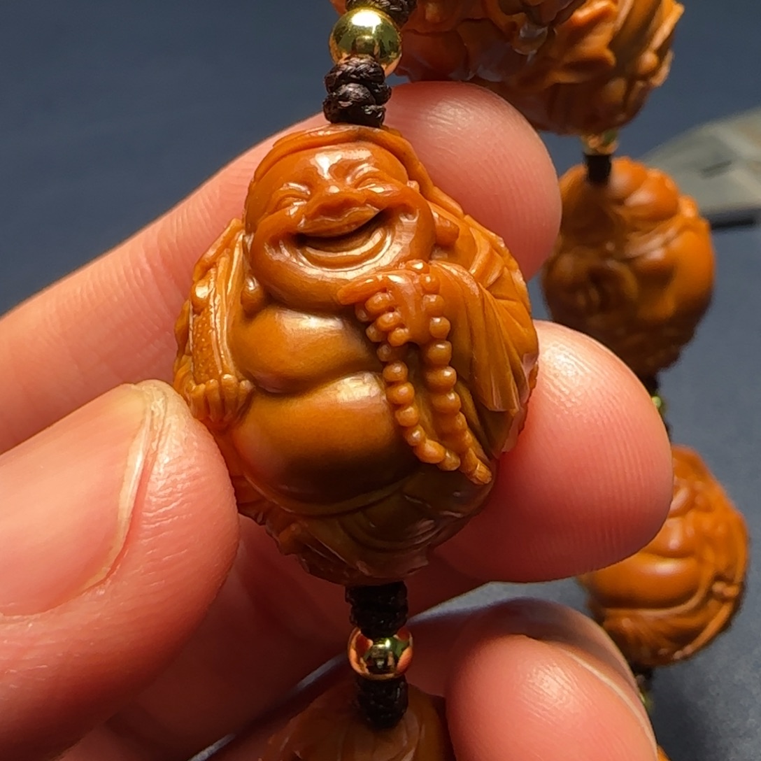 橄榄核其他李***.橄榄核雕