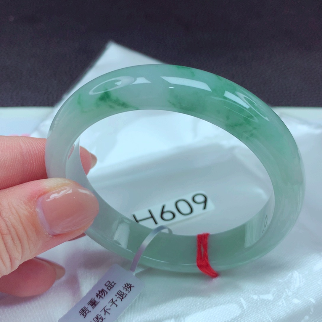 翡翠手镯未镶嵌手镯88