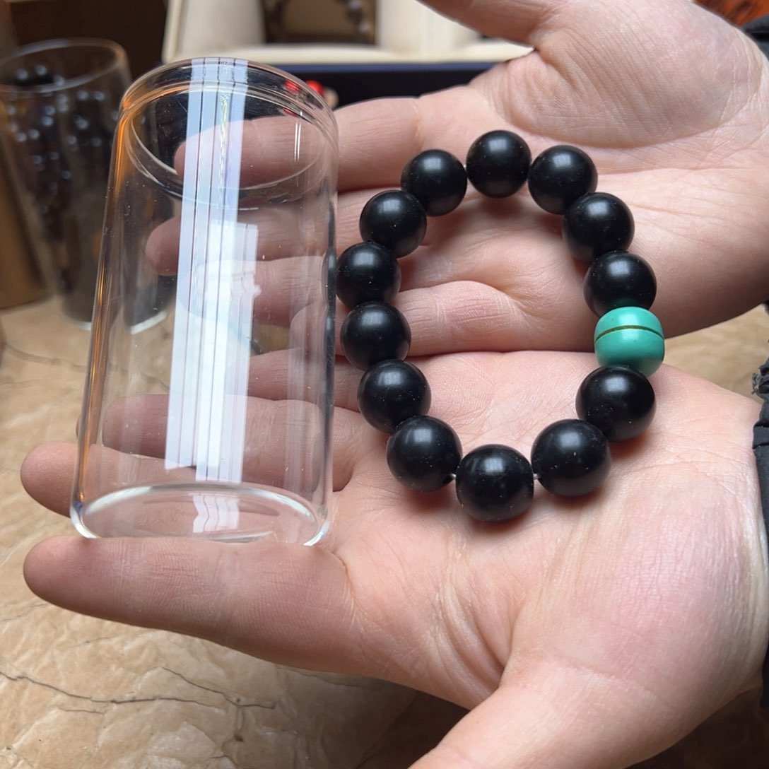 大叶紫檀（黑酸枝木类）