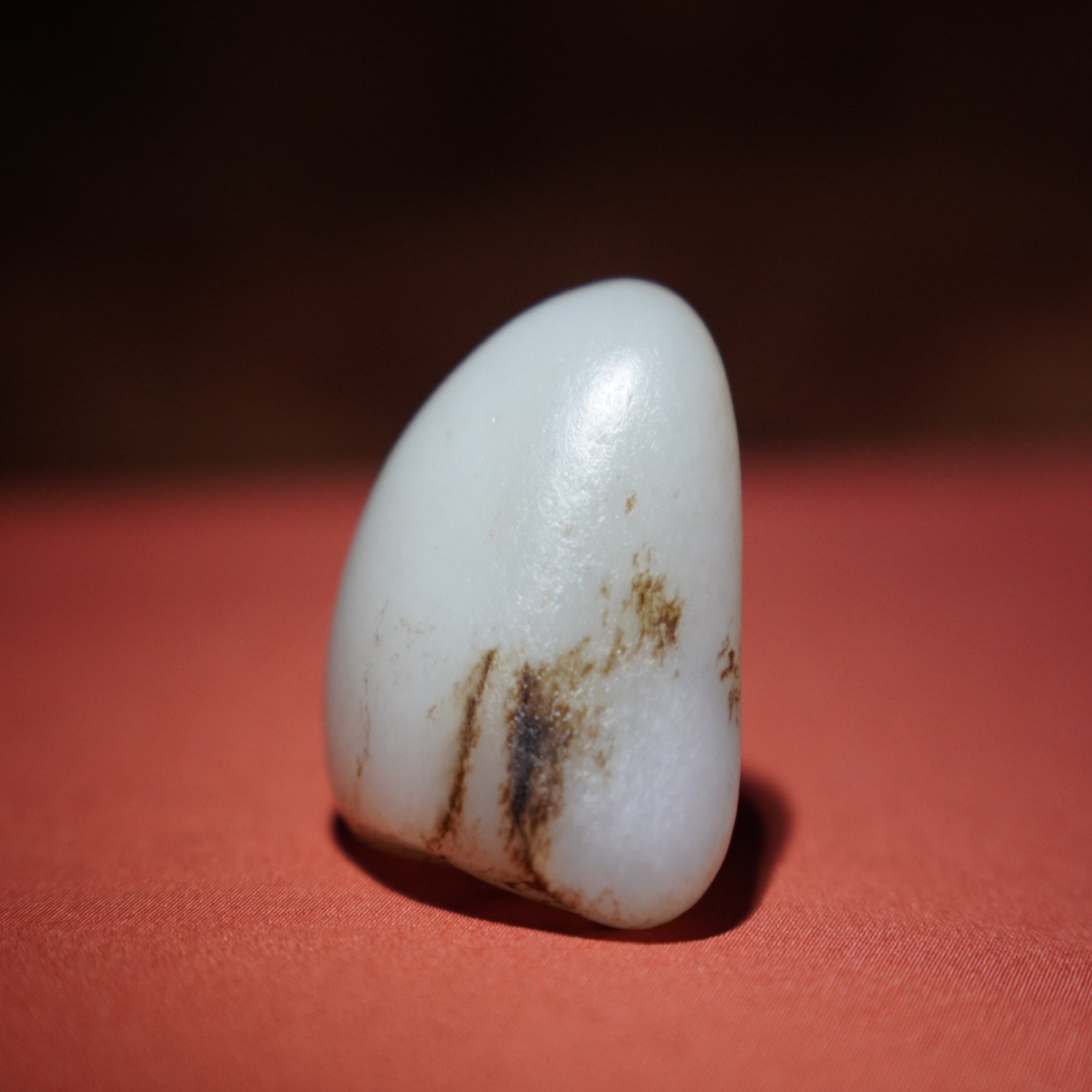 《钦清老玉器》天然新疆和田玉籽料秋梨皮白肉独籽把件