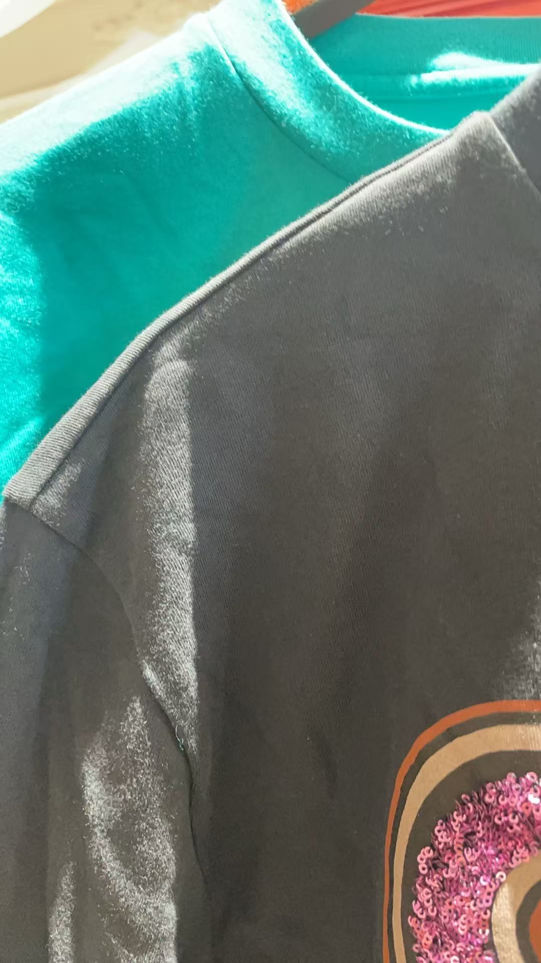 [富贵]时尚女款休闲短款双色T恤P0044