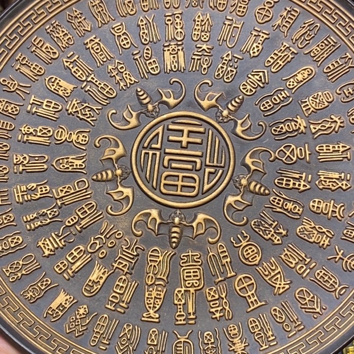 铜器摆件做工精良