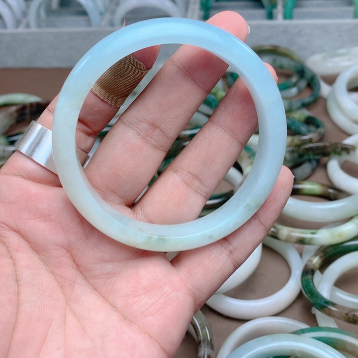 翡翠未镶嵌手镯63