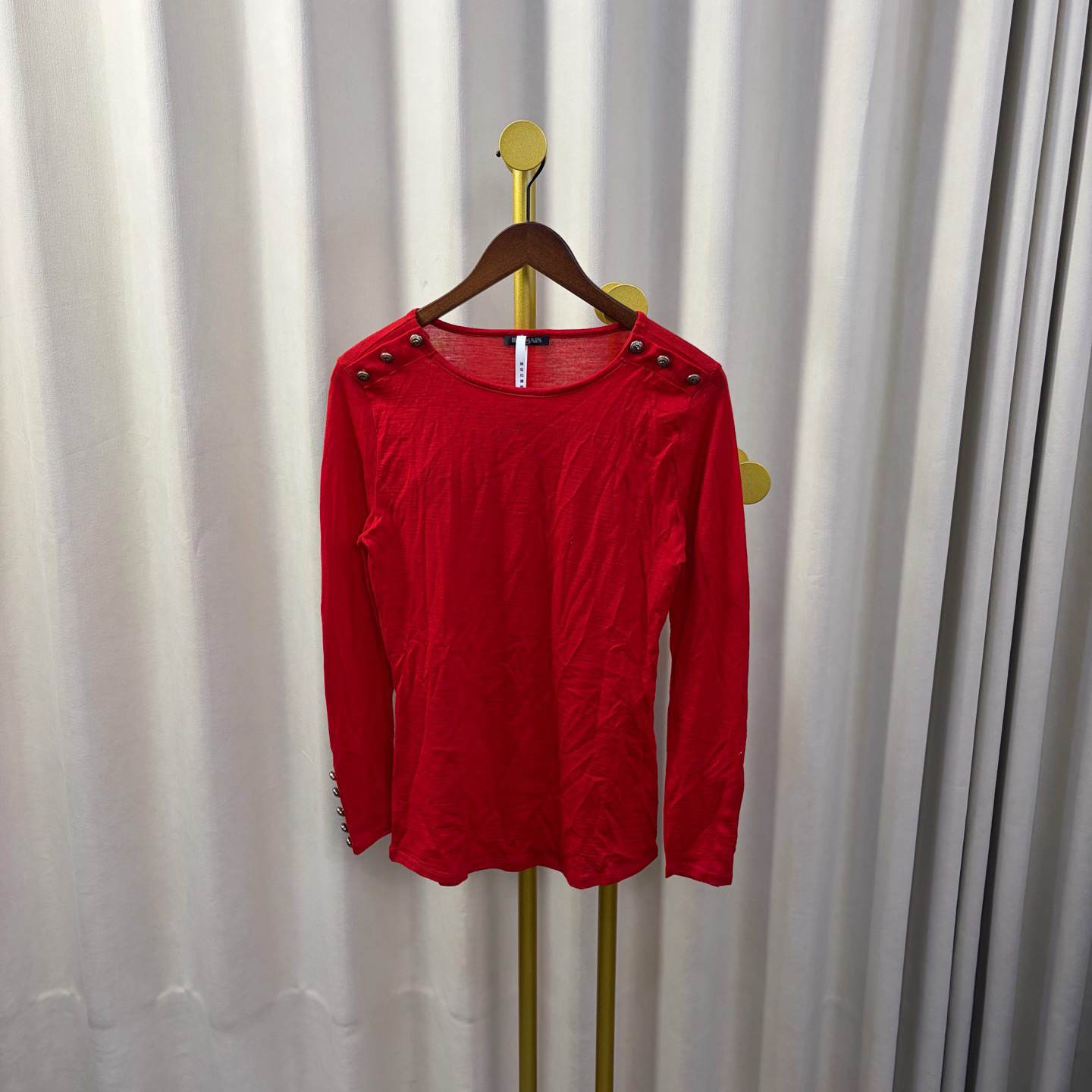 99新 BALMAIN/巴尔曼 红色铜扣卫衣 40码