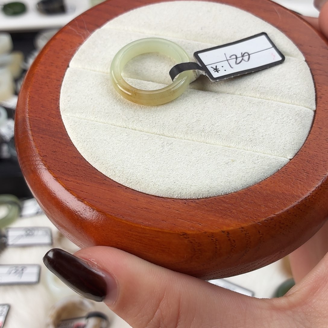 和田玉（糖玉）未镶嵌戒指Q12晴水糖细条内径17.4港码16