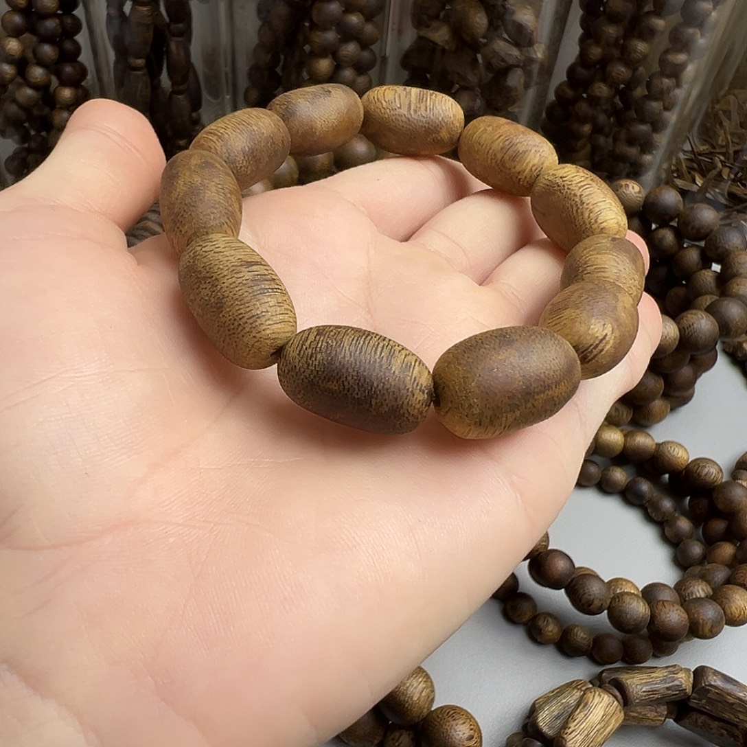 沉香碎屑沉香奇楠老料留疤单圈10.2克（福利款）