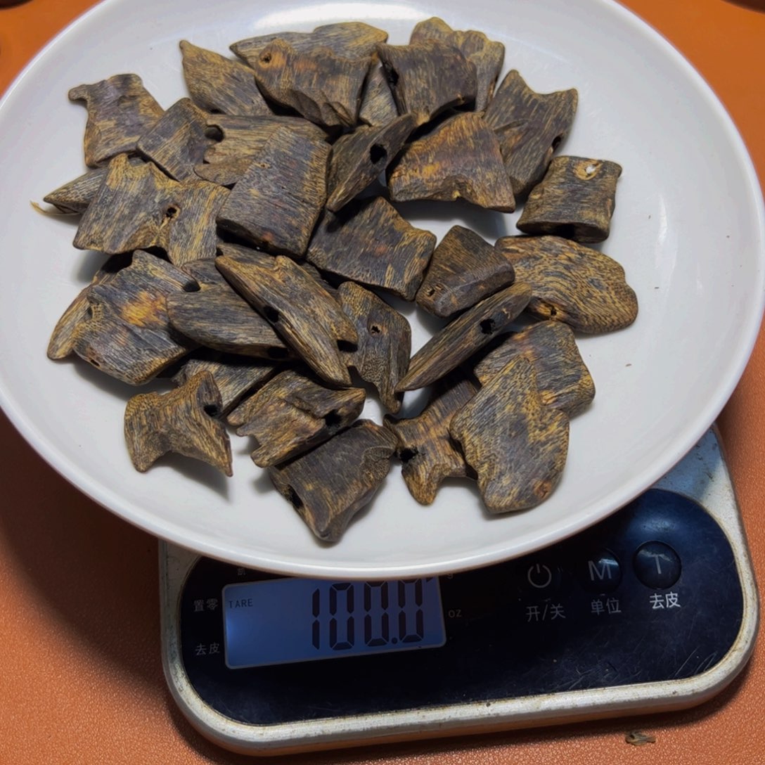 沉香手把件交****制沉香棋楠料