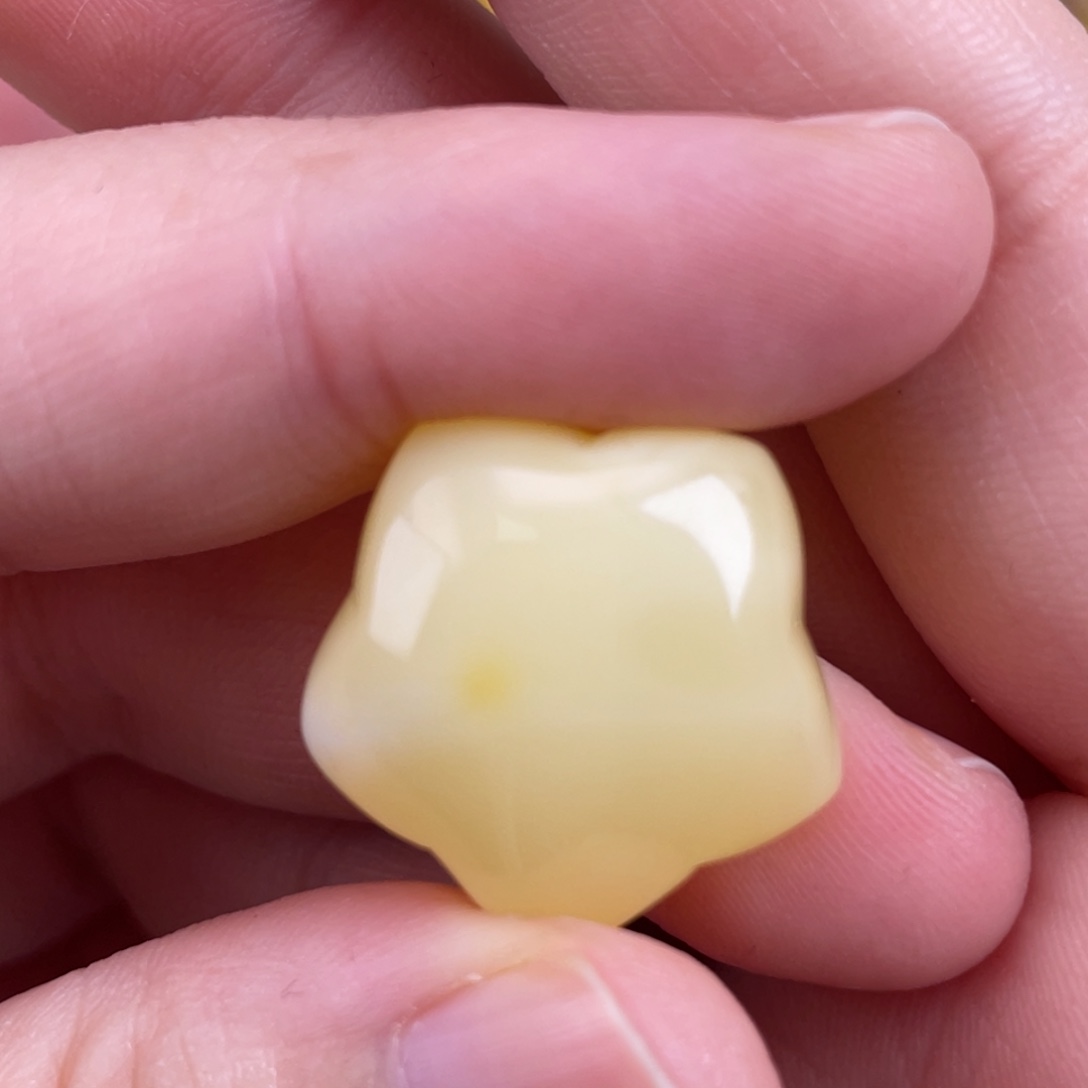 琥珀裸石未镶嵌蜜蜡