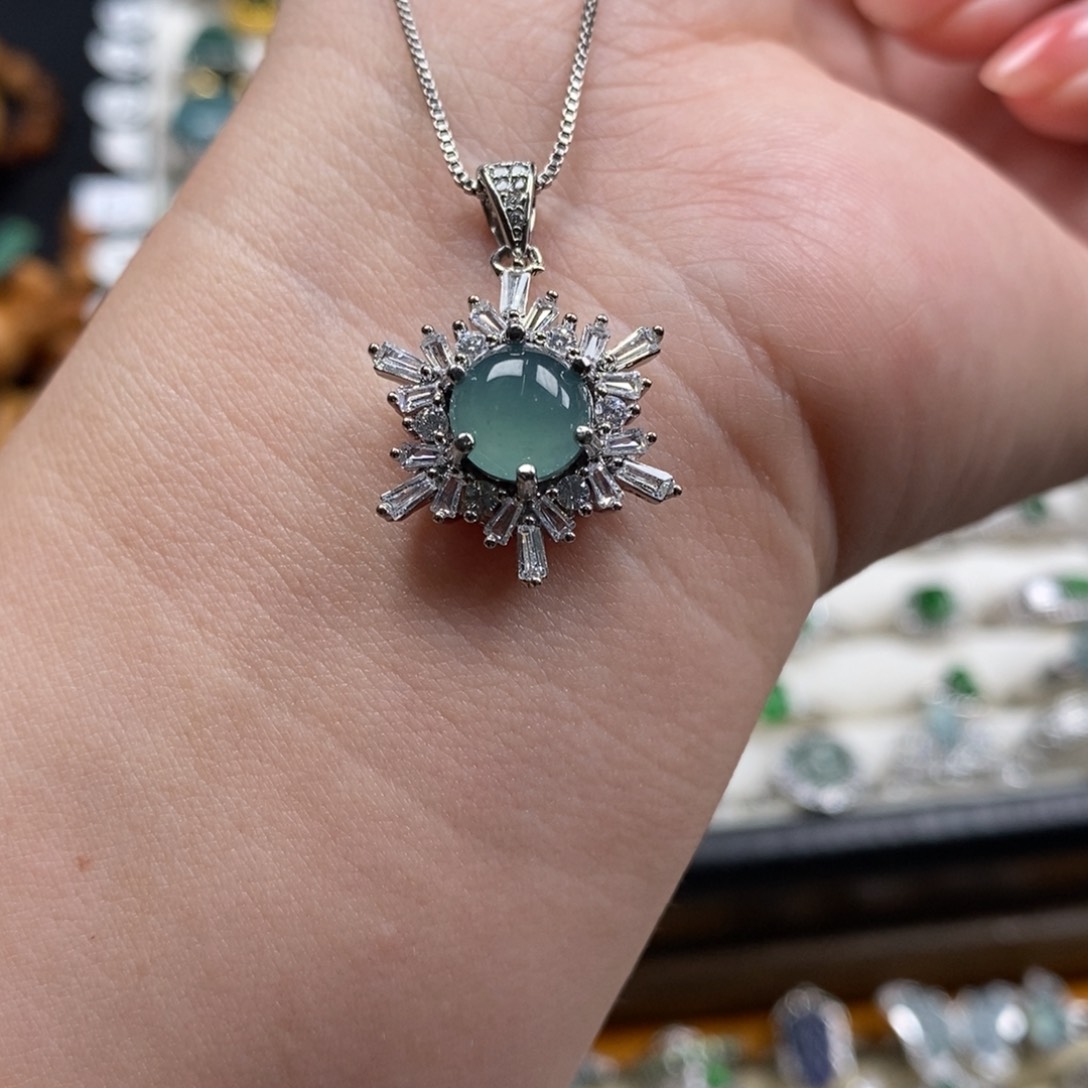 颈饰未镶嵌翡翠翡翠