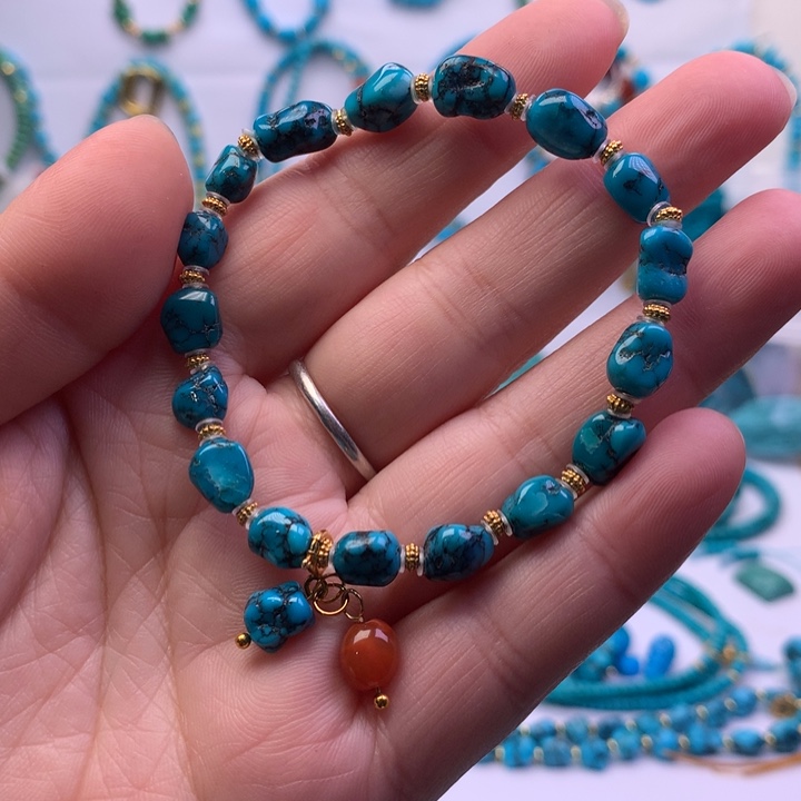 绿松石未镶嵌乌兰花随型手串好看