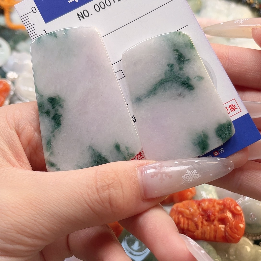 翡翠未镶嵌颈饰hhh