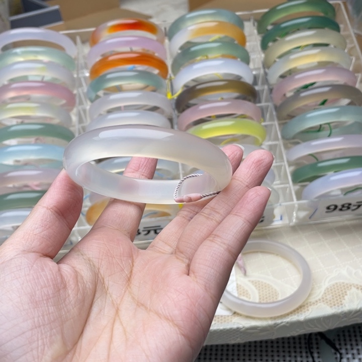 玛瑙/玉髓未镶嵌手镯