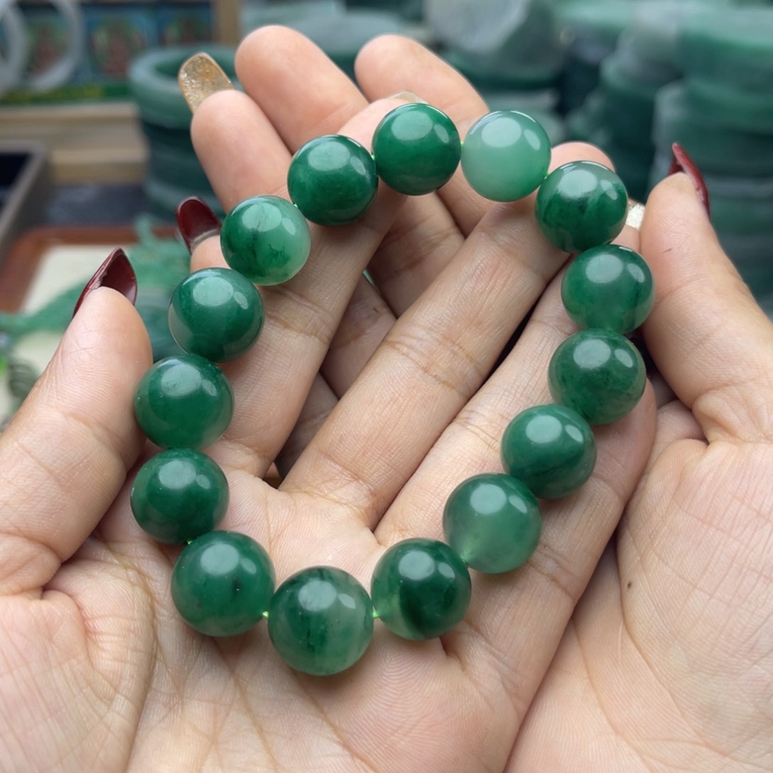 石英质玉颈饰未镶嵌