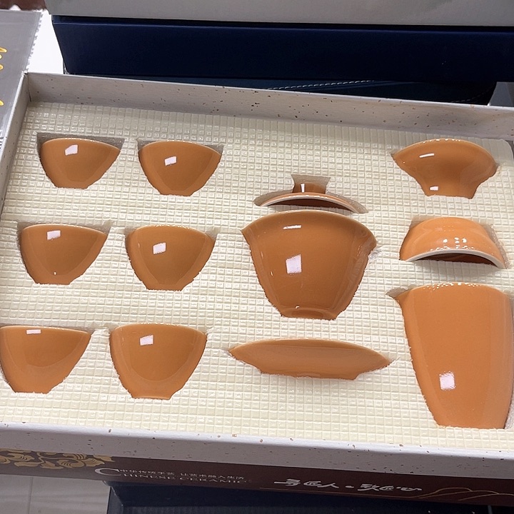 孤品茶具套装等。       