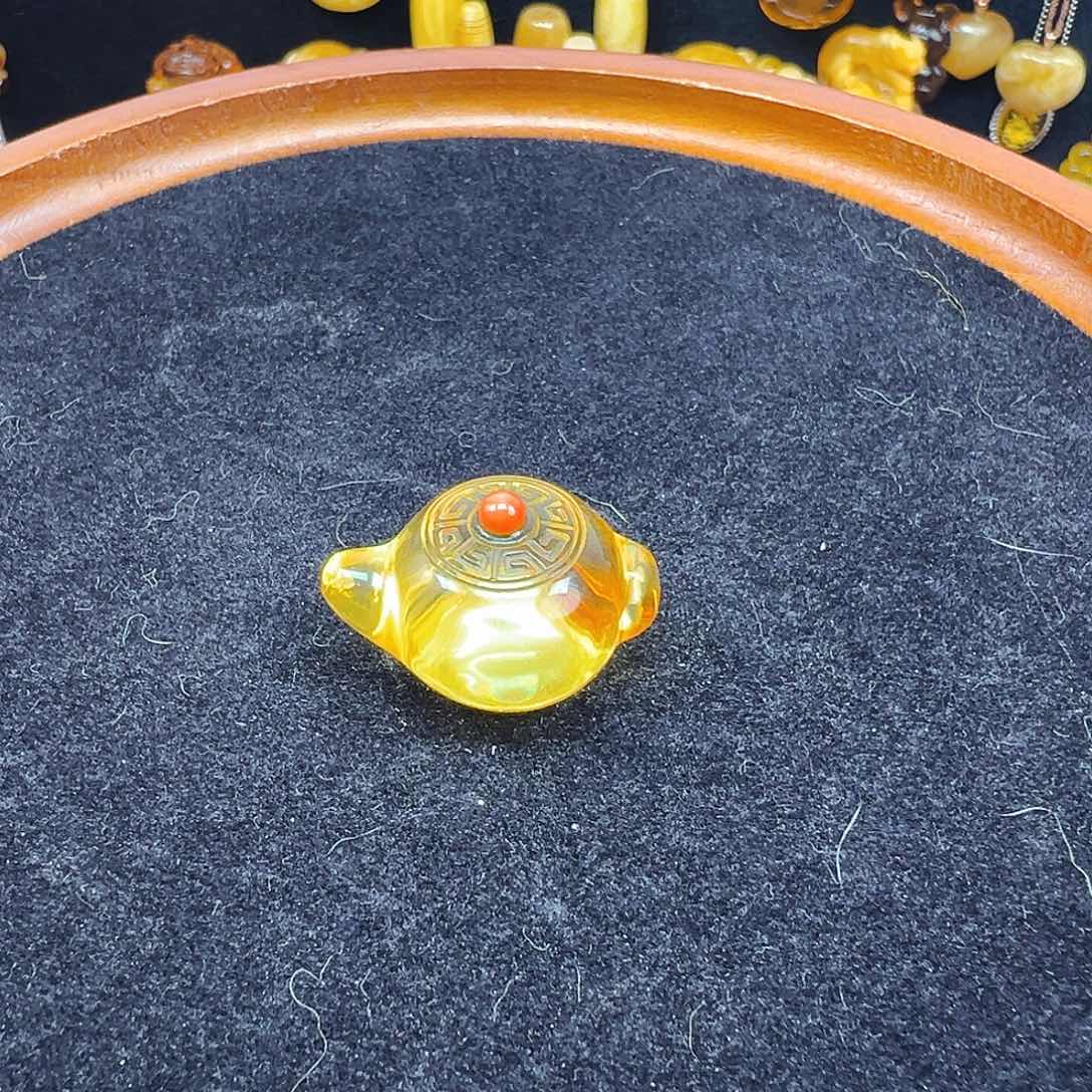 琥珀颈饰未镶嵌把把壶4.8克