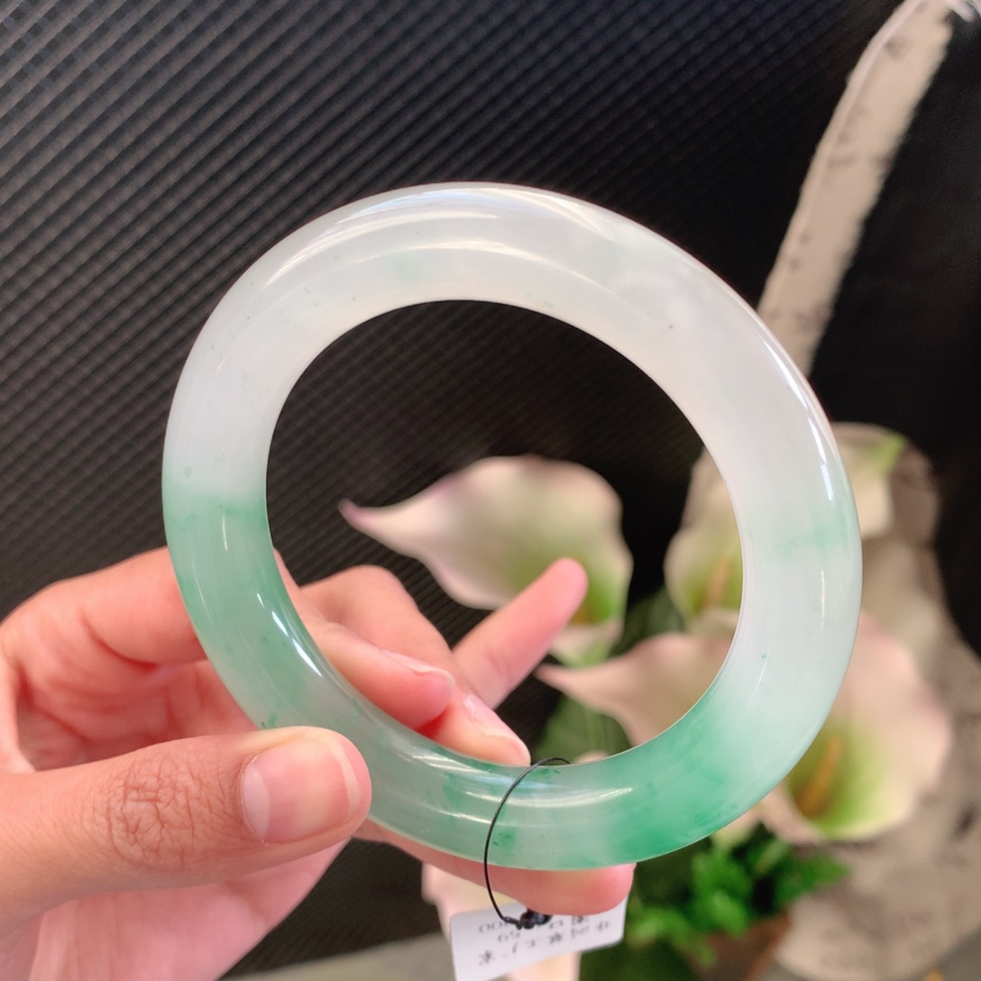 石英质玉未镶嵌手镯