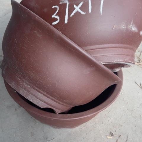 紫砂花盆100-3。          