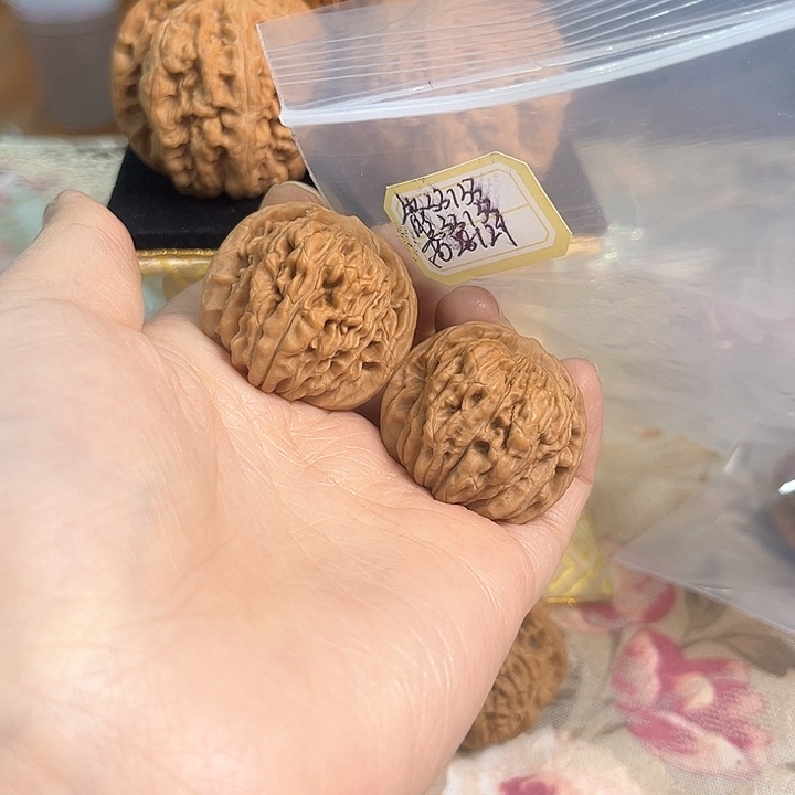 文玩核桃把件一代楼