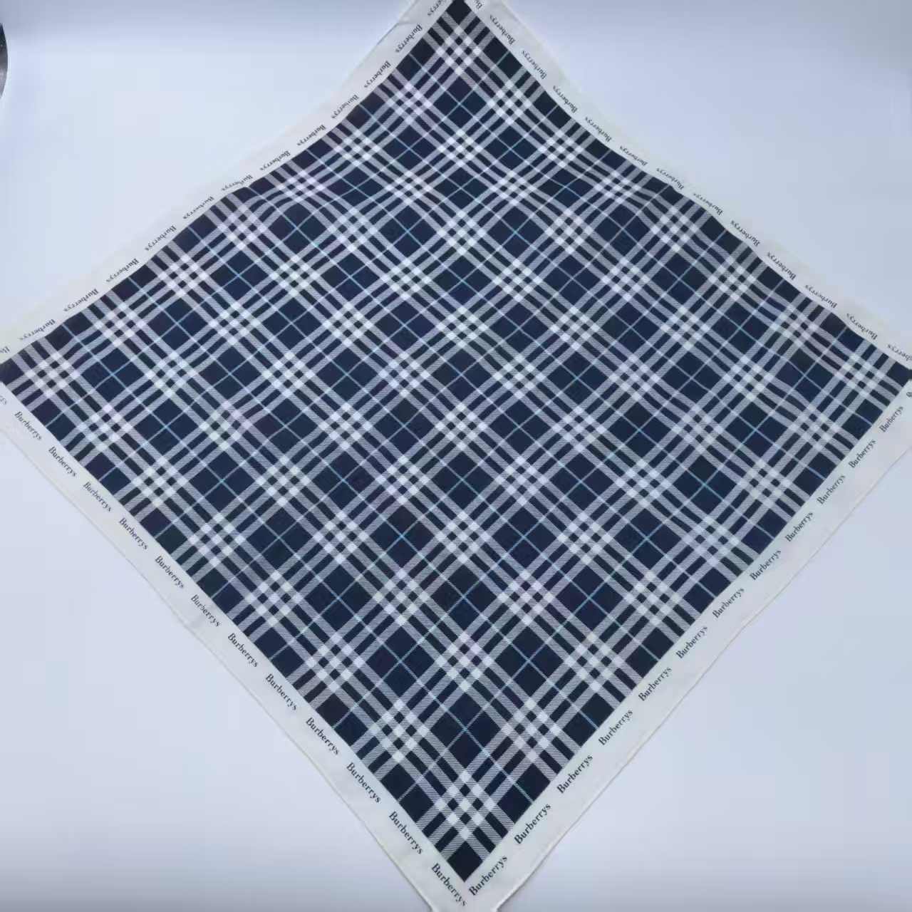 95新 BURBERRY/博柏利 海囤/巴宝莉/丝巾/yy13919