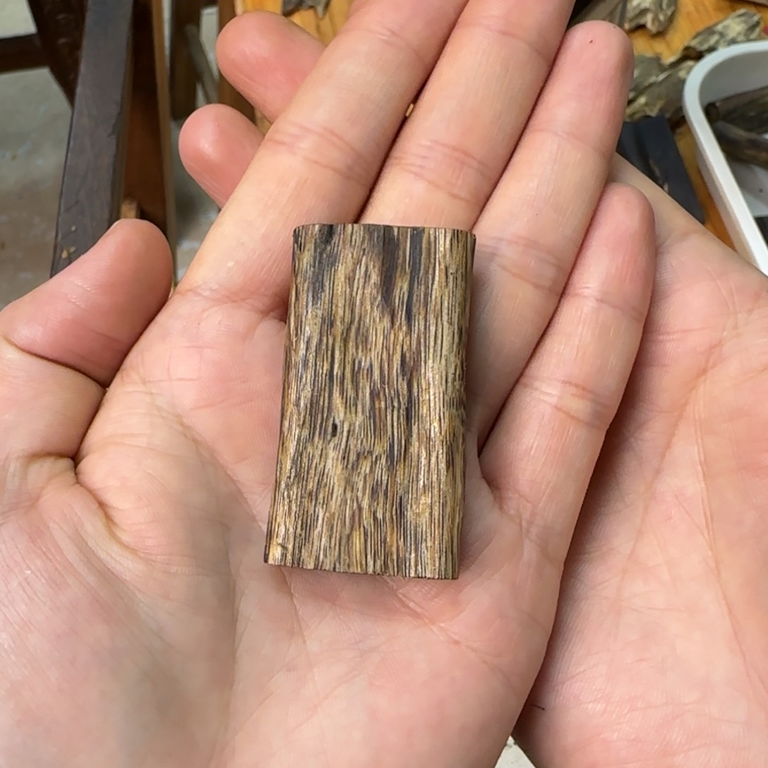 沉香吊坠素牌白奇8.3克