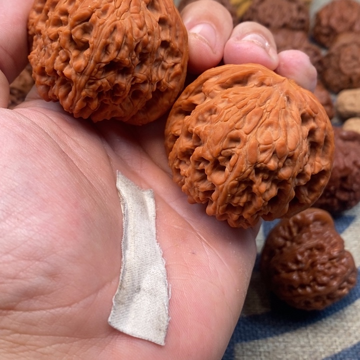 文玩核桃把件岳*皓核桃