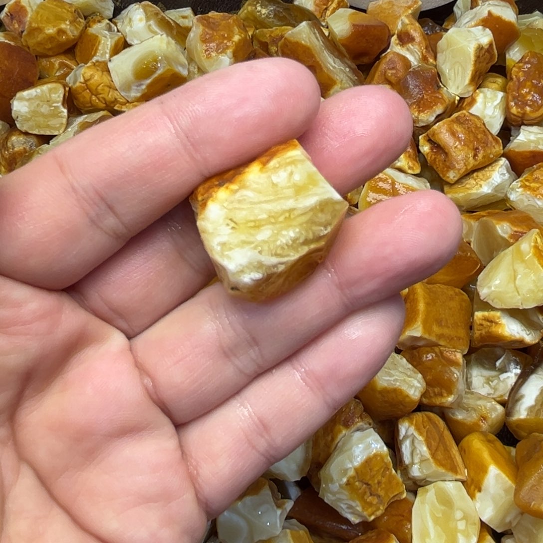 黎***卓定制琥珀未镶嵌蜜蜡原石