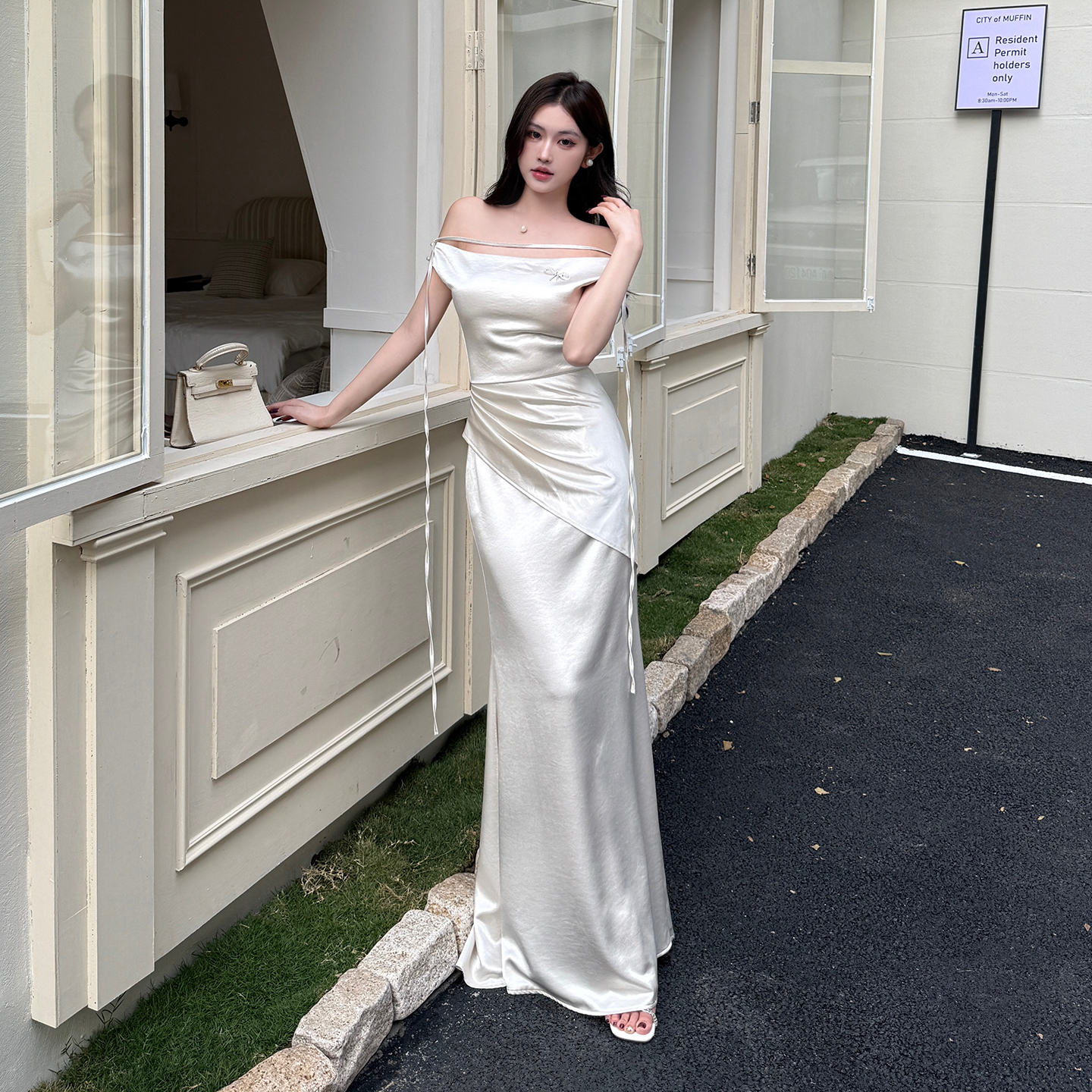 GirlsAt18 法式名媛一字肩缎面高级感连衣裙气质修身捏褶礼服长裙