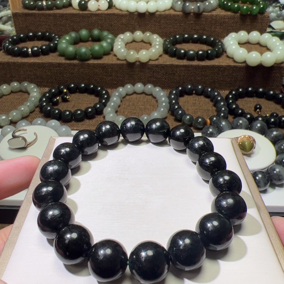 和田玉未镶嵌手串