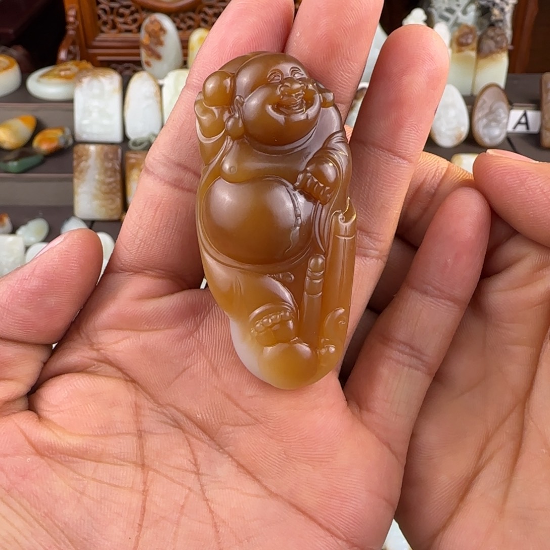 陕***司和田玉（糖玉）未镶嵌颈饰