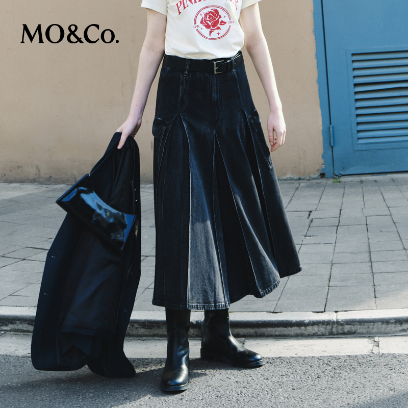 【陈大可专属】MOCO春双袋盖A字压褶黑色牛仔半身裙MBD1SKTT20