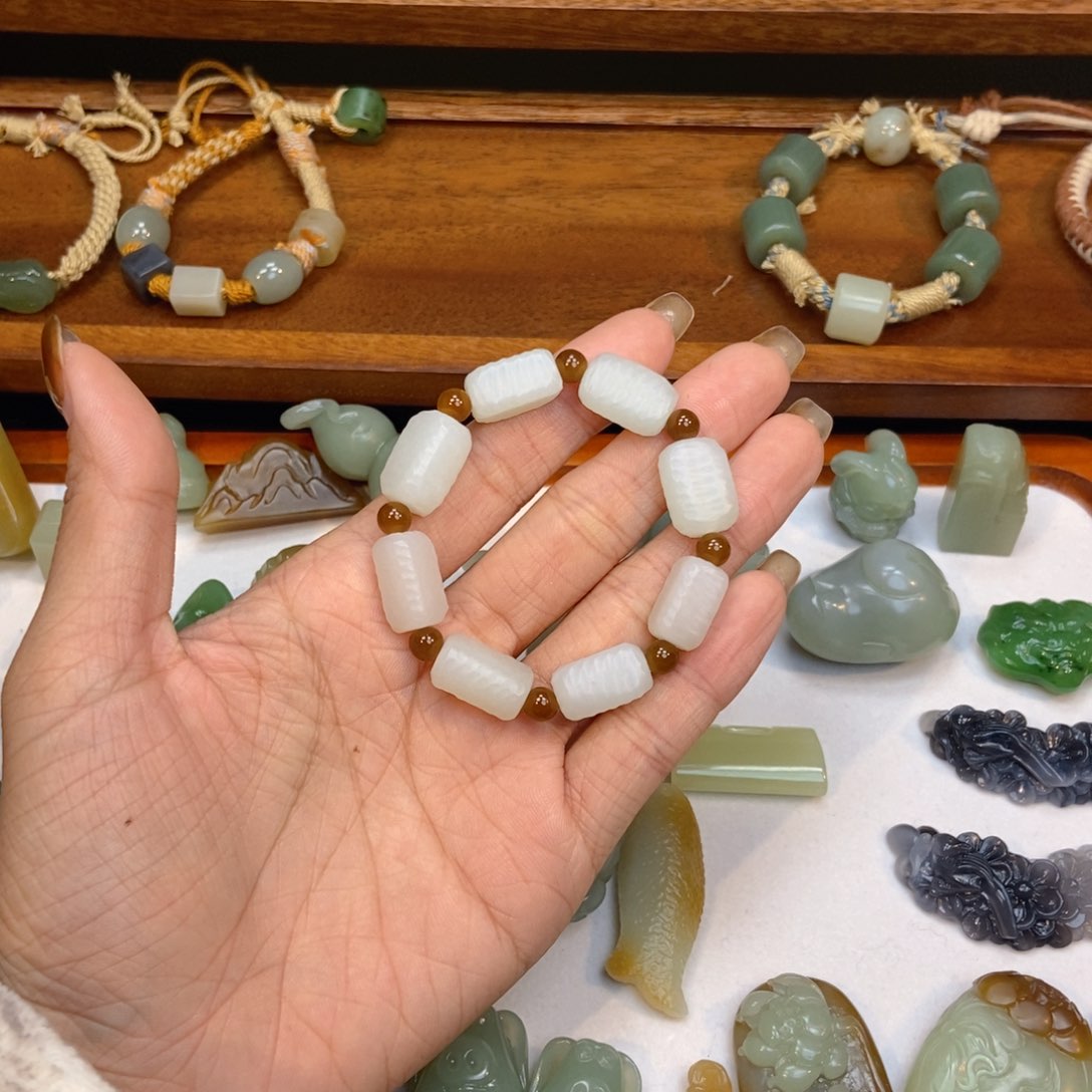 未镶嵌手串和田玉（糖玉）大**a