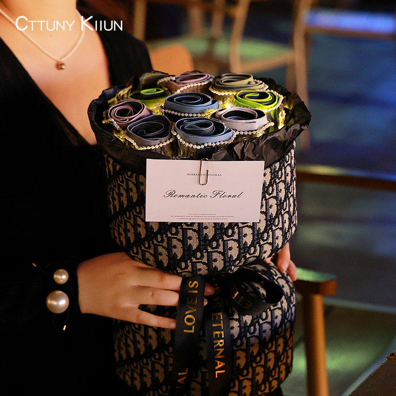 情人节生日礼物送老公男朋友男士内裤花束实用男生浪漫惊喜仪式感