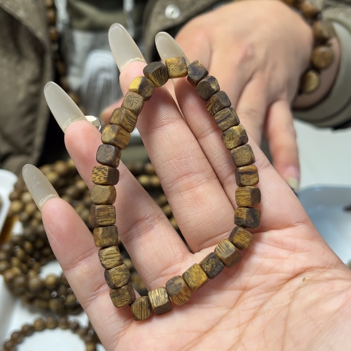 沉香手串0.6方珠多样性发1