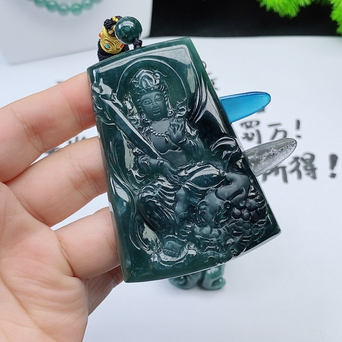 翡翠未镶嵌颈饰 