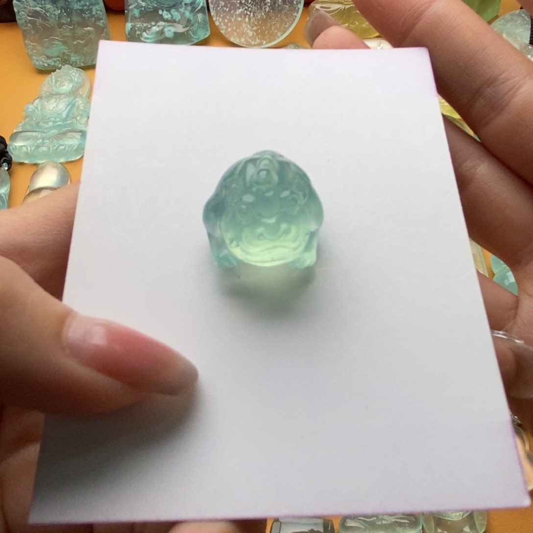 蛇纹石玉吊坠(不含链)未镶嵌金蟾