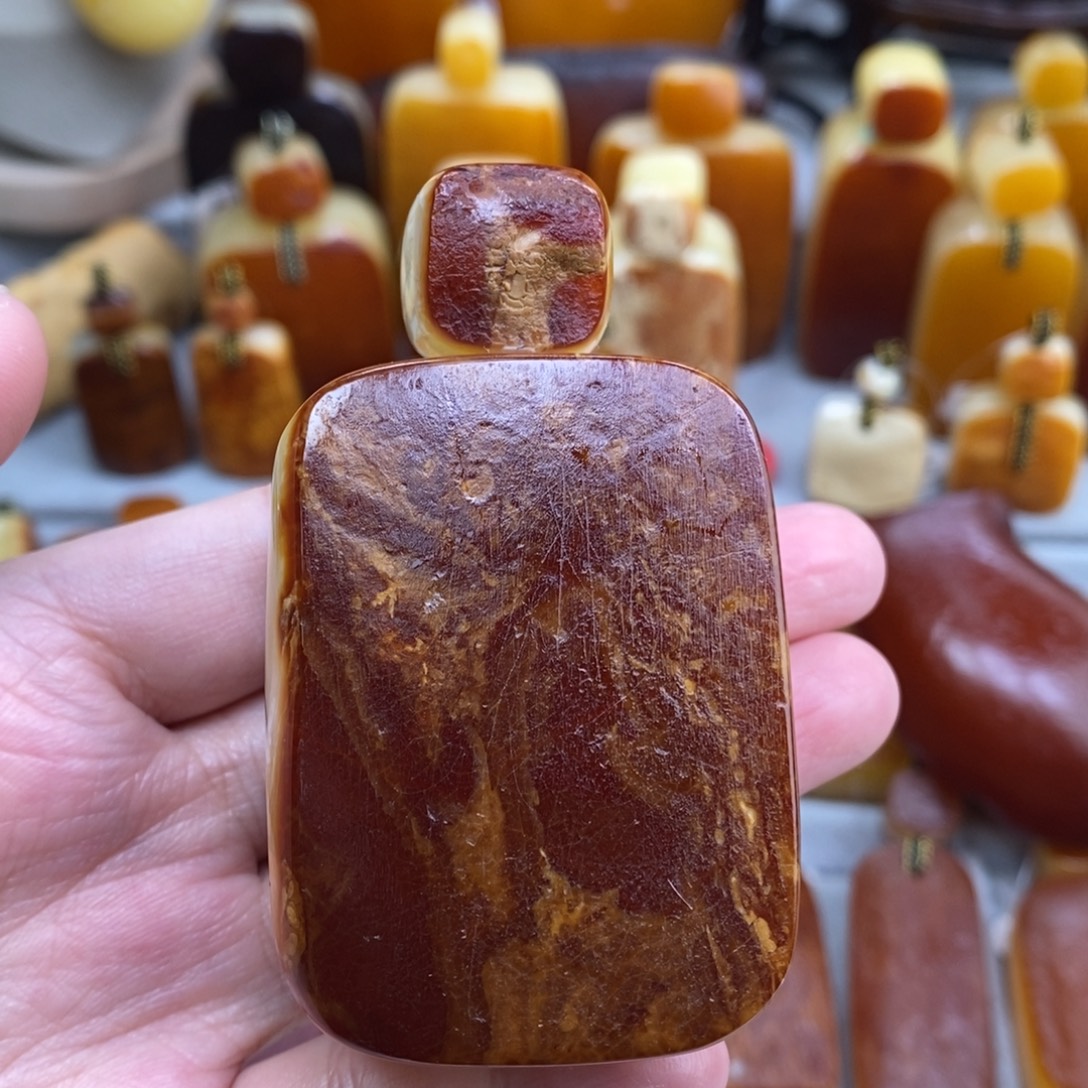 蜜蜡未镶嵌珠宝奇石