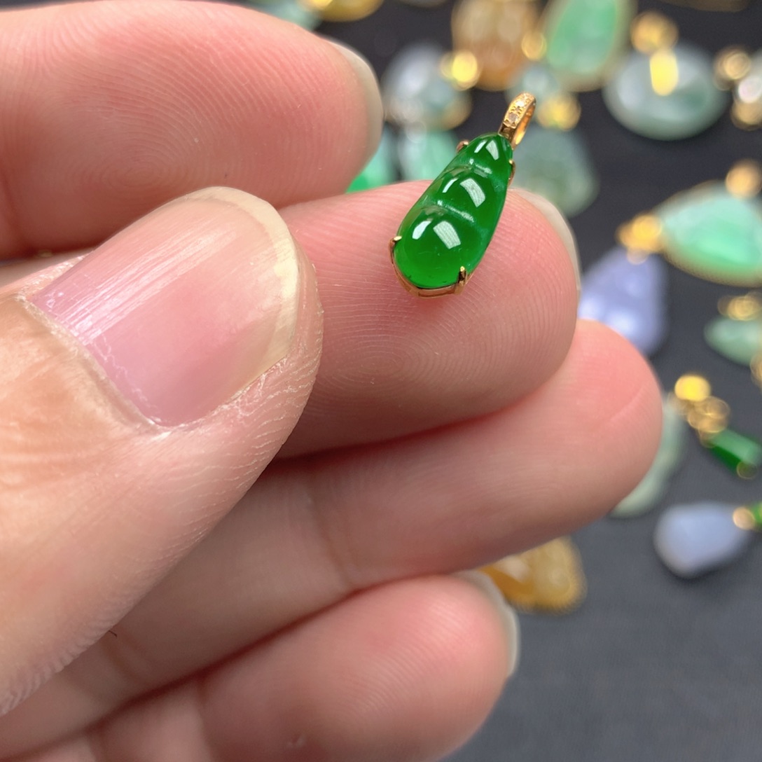 【闪购商品】颈饰18K金镶嵌翡翠翡翠