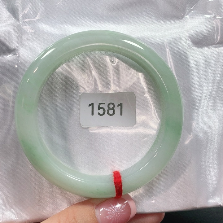 翡翠手镯未镶嵌天然翡翠手镯5403