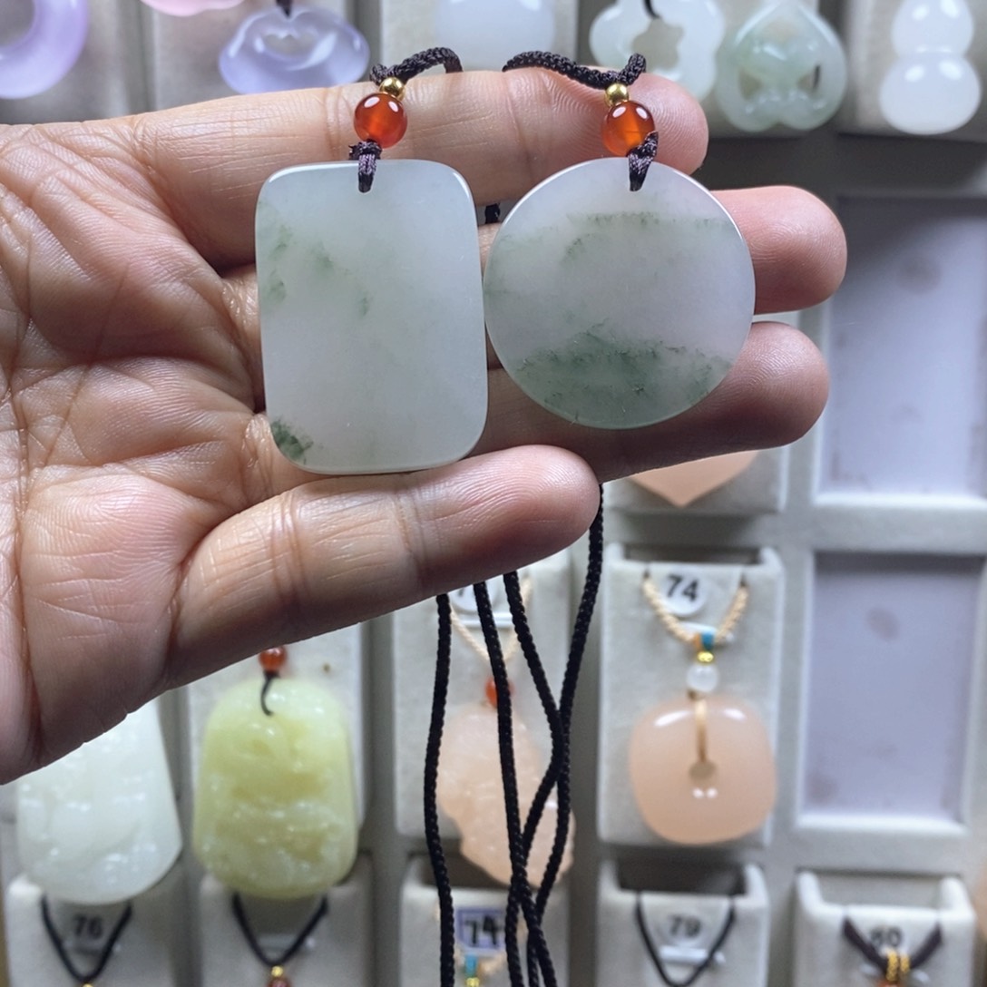 颈饰未镶嵌石英质玉（金丝玉）张****姐