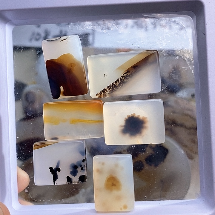 玛瑙/玉髓颈饰未镶嵌