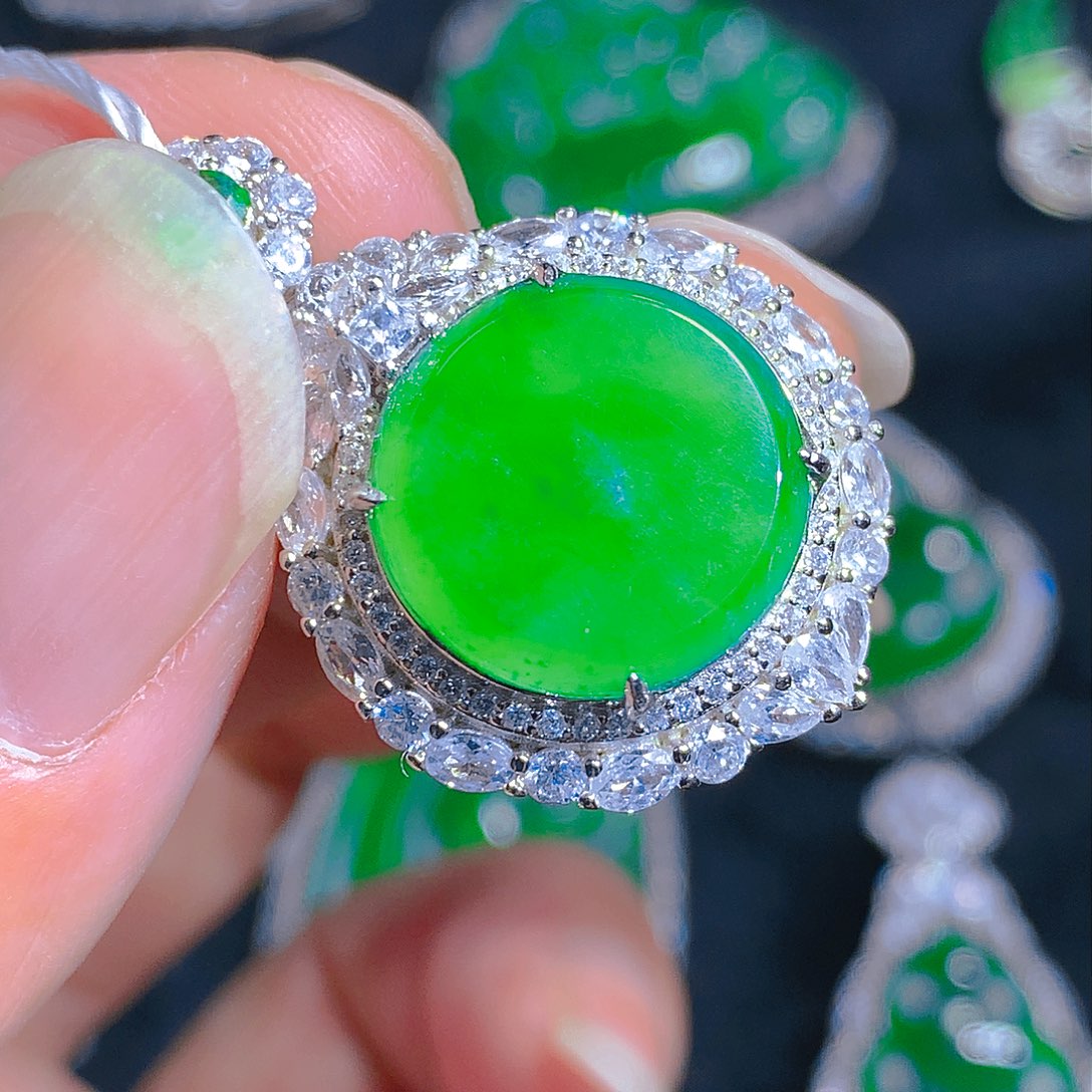 翡翠颈饰银S925镶嵌吊坠