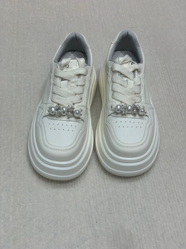 芊秀家2025新款厚底小白鞋