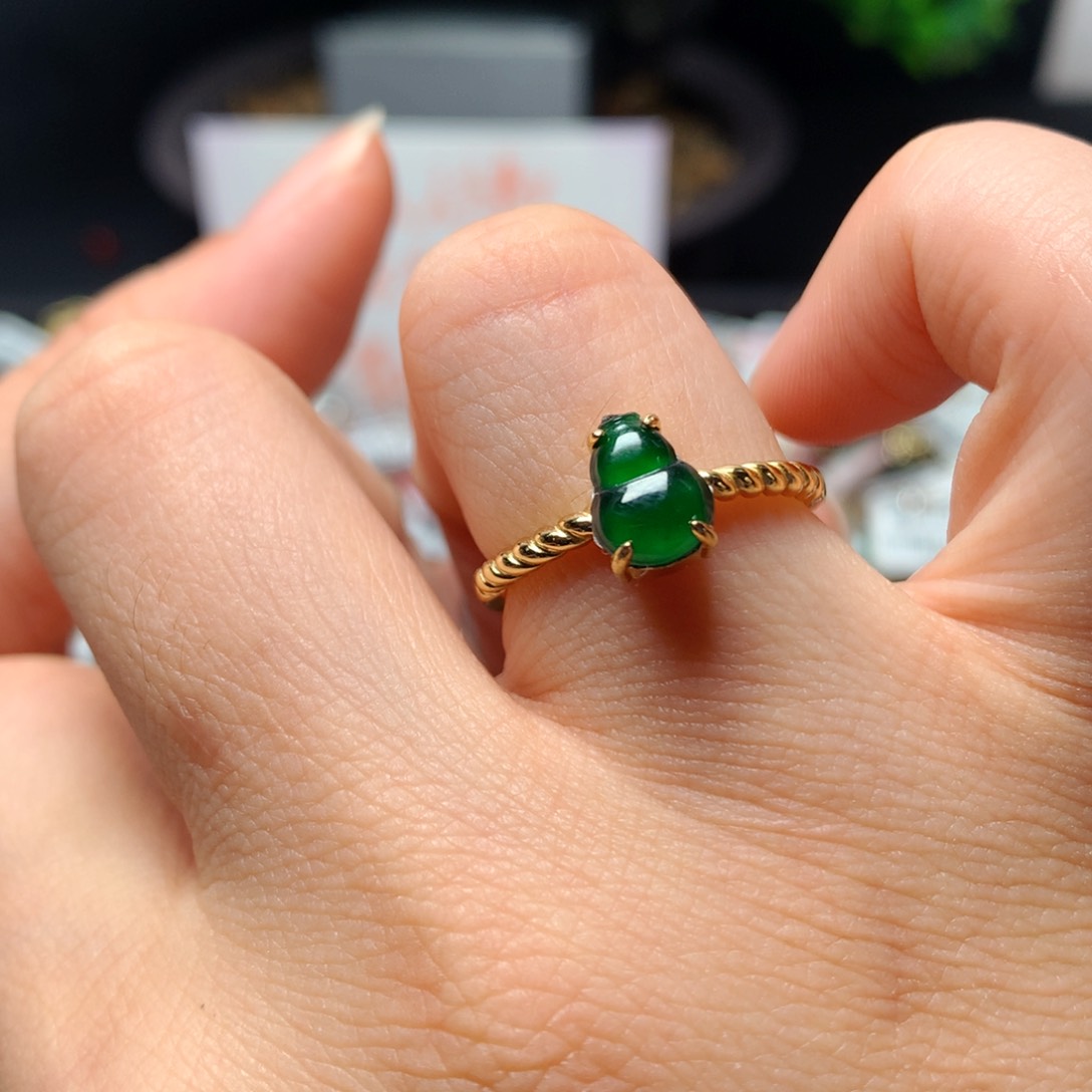 翡翠戒指银S925镶嵌天然翡翠戒指